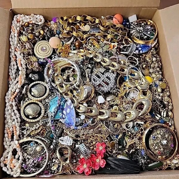Jewelries Pallet